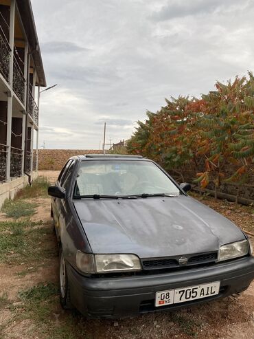 мерседес т 1: Nissan Sunny: 1993 г., 1.6 л, Механика, Бензин, Седан