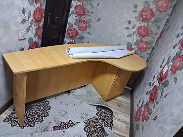 Комплект для домашнего офиса: угловой рабочий стол + офисное кресло - at lalafo.kg Комплект для домашнего офиса: угловой рабочий стол + офисное кресло -