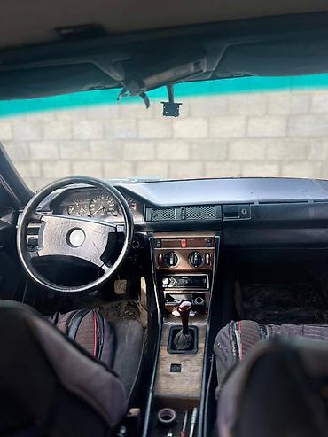 Mercedes-Benz: Mercedes-Benz W124: 1989 г., 2.3 л, Механика, Бензин, Седан — 6