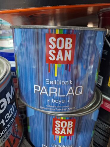средство для мытья окон: Банка глянцевой целлюлозной краски Sob San Parlak. Предназначена для