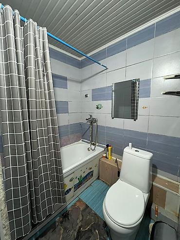hostel osh: 1 комната, ул. Московская / Турусбекова, Душевая кабина, Постельное белье, Бронь — 3
