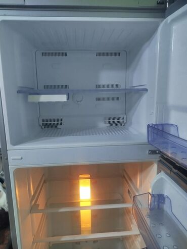 Кухонные плиты и варочные поверхности: 2 двери Beko Холодильник Продажа, цвет - Серый
