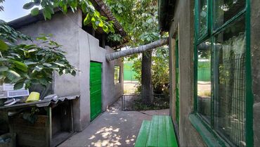 раздольный ак жол: Барачный, 80 м², 3 комнаты, Риэлтор, Старый ремонт