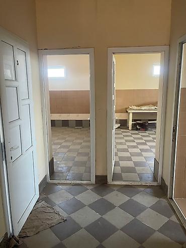 sumqayıtda: Sumqayıta, daş bazarın arxasında sex icarəyə verilir.220 kv. Su, işıq — 3