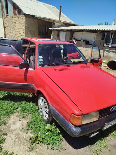 Audi: Audi 80: 1985 г., 1.8 л, Механика, Бензин, Седан