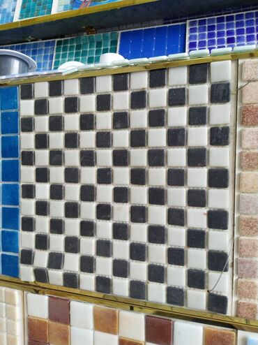 hamam ucun asma tavan: Mozaik keramika plitələri – kvadrat dizayn - Rəng: qara və ağ (dama
