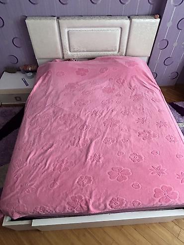 Yataq otağı dəsti – ağ rəngdə, modern dizayn Komplekt: - Çarpayı