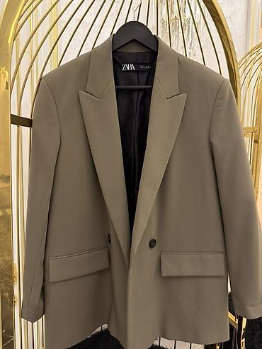 Zara qadın blezeri - Rəng: zeytun-boz (khaki). - Kəsim: klassik