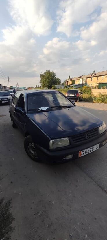 Транспорт: Volkswagen Vento: 2 л | 1994 г. | Хэтчбэк