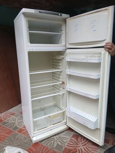 айфон 13 про цена баку: Xarab 2 qapılı Indesit Soyuducu Satılır, rəng - Ağ