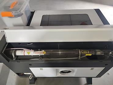 Alətlər: CO2 lazer kəsmə və oyma aparatı Texniki xüsusiyyətlər: - İş sahəsi — 2