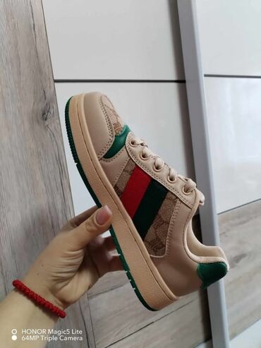 gucci rhyton sneakers: 38