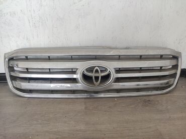 Решетки радиатора: Решетка радиатора Toyota 2002 г., Б/у, Аналог