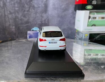 Avtomobil modelləri: Коллекционная модель AUDI Q5 PA White 2013 Schuco Scale 1:43 Art. — 19