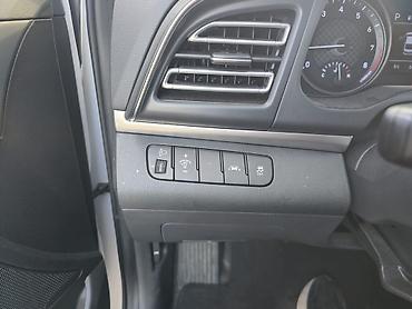 Hyundai: Hyundai Elantra: 2020 г., Седан — 19