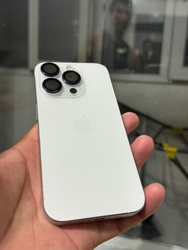 списанные айфоны: IPhone 15 Pro, Б/у, 128 ГБ, White Titanium, Кабель, Чехол, Зарядное устройство, 89 %