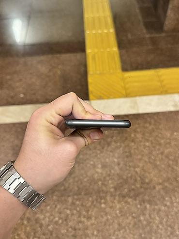iphon 7s: IPhone 11, Qara, Face ID — 3
