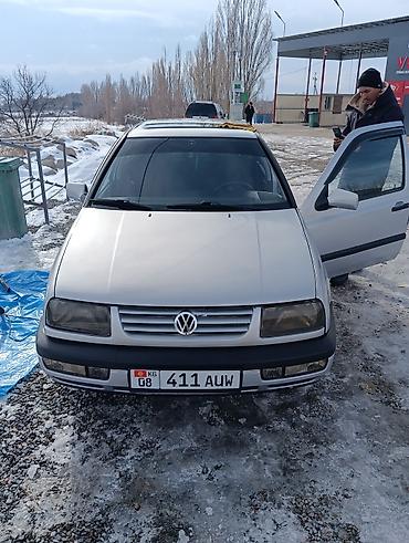 Volkswagen Vento: 1995 г., Кол менен иштөөчү, Бензин, Седан — 1