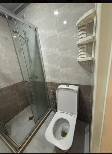 Uzunmüddətli kirayə mənzillər: XIRDALAN — KRISTAL ABŞERON 1 - Geniş qonaq otağı: kristal çilçıraq — 5