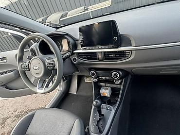 Другие детали салона: Kia Rio — интерьер и мультимедийная система - Штатная мультимедийная — 2