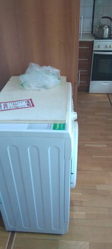 Köhnə tikili: Bakı, Yasamal, 3 otaqlı, Köhnə tikili, m. Elmlər Akademiyası, 75 kv. m — 23