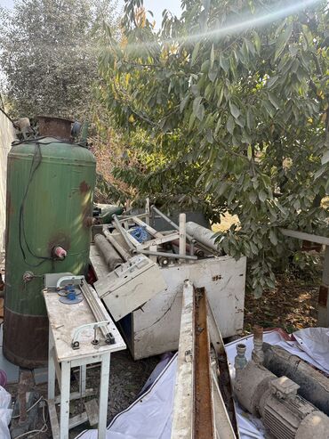 Другое оборудование для производства: Бумагаделательная машина Также имеется резка бумаги И аппарат для — 25