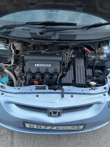 маленькая машина: Honda Jazz: 1.3 л, Автомат, Бензин, Хэтчбэк