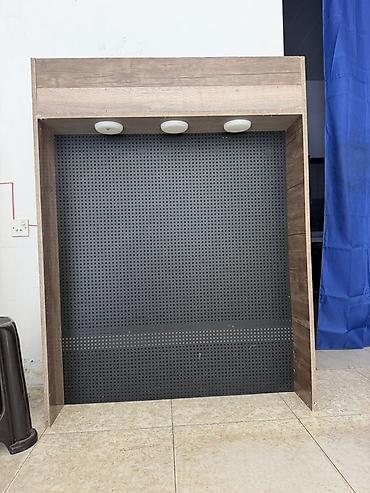 Stend vitrinləri: Cox tecili satılır. Hamısı birlikde 300 manat — 3