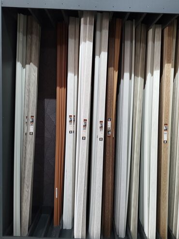 qapi boyasi: WINART PRO Quadro Pro döşəmə plintusu - Material: PVC-siz (100% PVC