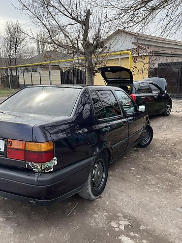 Volkswagen: Volkswagen Vento: 1993 г., 1.8 л, Механика, Седан — 10