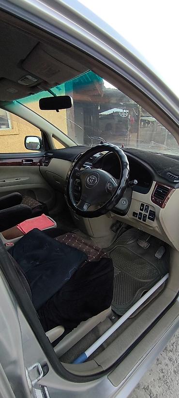 Toyota: Toyota Ipsum: 2002 г., 2.4 л, Автомат, Бензин, Минивэн — 6