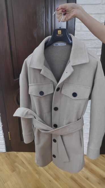 Пальто: Пальто Zara, M (EU 38), цвет - Серый
