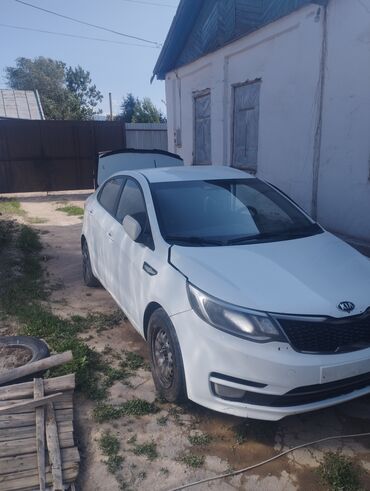 isuzu пикап: Kia Rio: 2016 г., 1.6 л, Автомат, Бензин, Седан