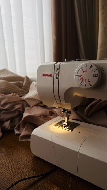 продажа швейной машинки: Швейная машина Janome, Вышивальная, Автомат