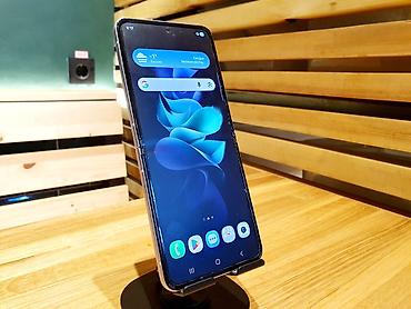 samsung 20: Samsung Galaxy Z Flip 3 5G, Б/у, 256 ГБ, цвет - Белый, 1 SIM, 2 SIM, eSIM — 6