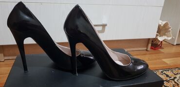 Туфли: Продаю классные осень зима сапоги пару раз только одевала. женские — 6