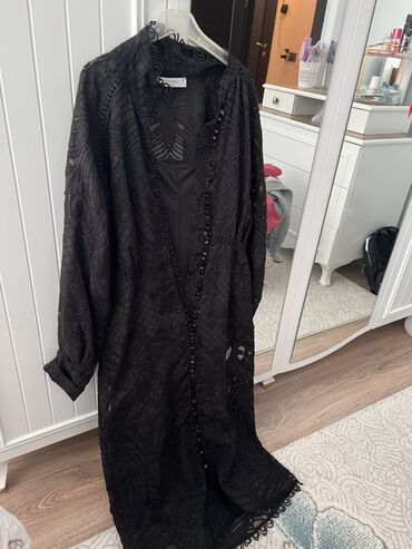 деревянные изделия на заказ: Qara uzun paltar - Model: uzun, düyməli ön hissə (xırda qara düymələr