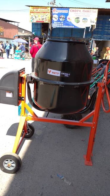 Бетономешалки, смесители: Продаётся качественная заводская бетономешалкамощность 1,1 кв — 8