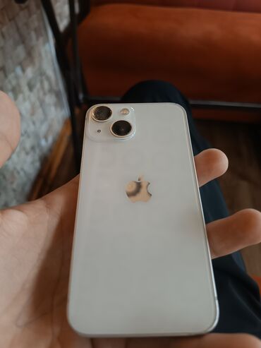 стоит компьютер: IPhone 13 mini, Колдонулган, 128 ГБ, White Titanium, Коргоочу айнек, Каптама, 76 %