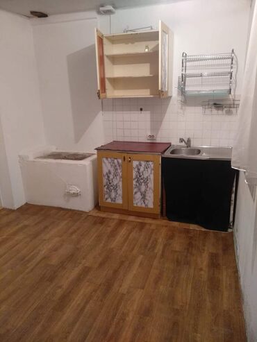 помещение в аренду цех: 48 м², 1 комната, Забор, огорожен