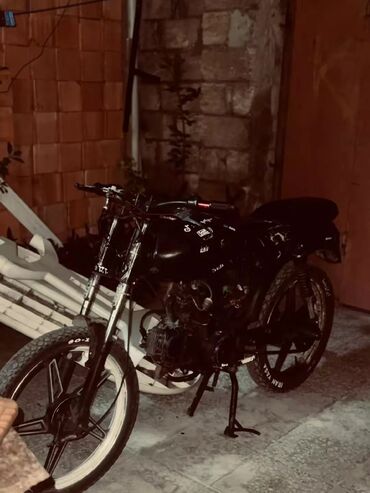 машина под выкуп бишкек: Mator karopka idyal vezyetdedi Prablem vilka 20 azn xerci var Arxa