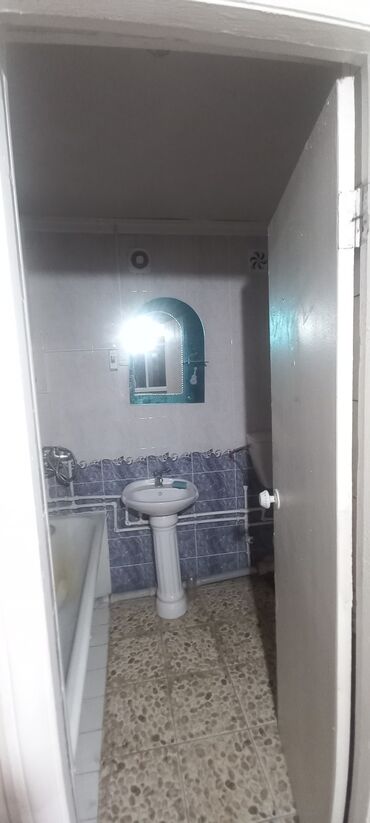 3 х комнатная квартира в джалал абаде в Кыргызстан | Продажа квартир: 3 комнаты, 62 м², 105 серия, 4 этаж, Старый ремонт, Центральное отопление