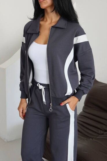 Gornji i donji deo: Komplet 
Vel S m l xl 
Cena 2750din — 10
