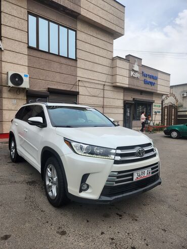 срочно продаю нужны деньги очень срочно: Toyota Highlander: 2019 г., 3.5 л, Автомат, Бензин, Кроссовер