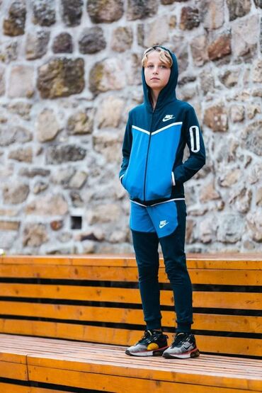 komplet trenerke nike: Decije komplet trenerke samo 4400 din
Velicina 14