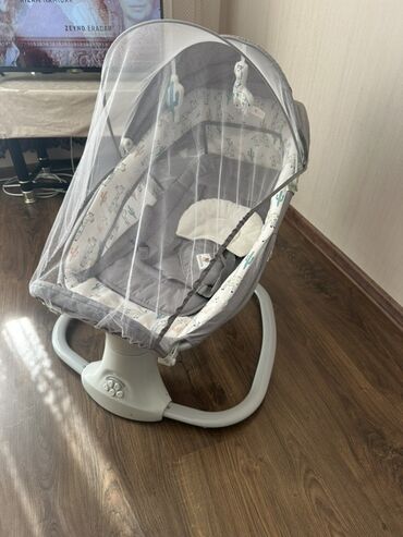 Quruducular: Oğlan və qız üçün, Yeni, Beşik, Yellənmə mexanizm ilə