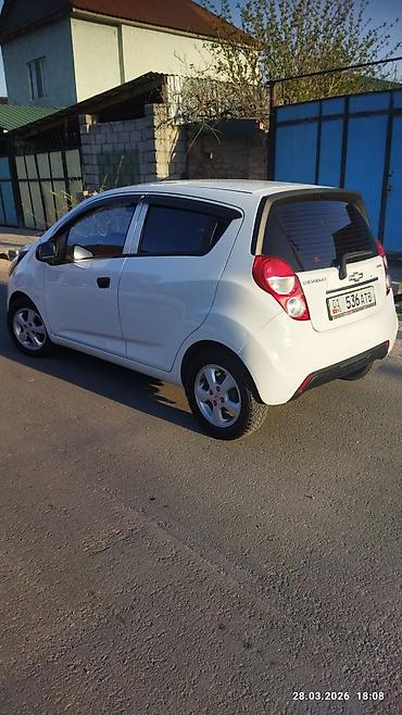 shevrolet lacetti: Chevrolet Spark: 2015 г., 1 л, Автомат, Бензин, Хэтчбэк — 4