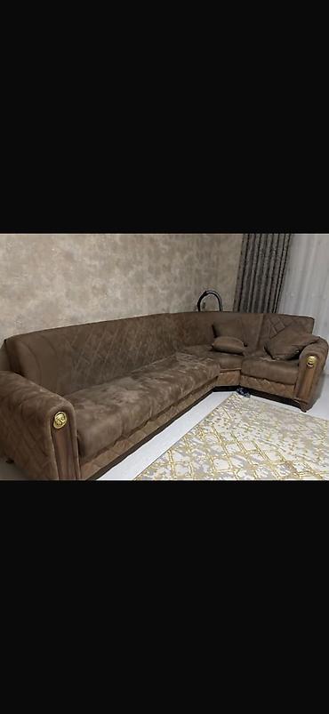 Digər mebel: Künc divan 330₼. Açılır baza var. Ölçü 2.40/1.20 olmalıdır. Ünvan — 1