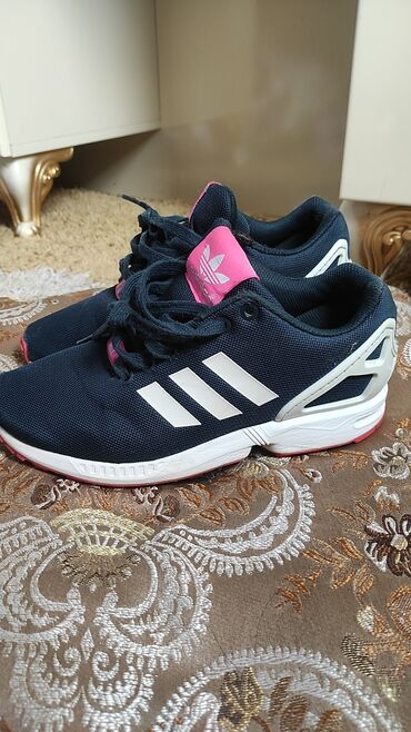Krossovka ve ketlər: Adidas, Ölçü: 38.5, İşlənmiş