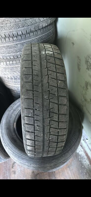 Шины: Шины 205 / 65 / R 16, Зима, Б/у, Комплект, Легковые, Япония, Bridgestone